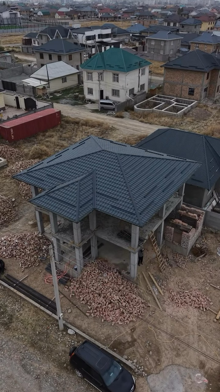 Дом в Лебединовке под кровлей, вид с дрона